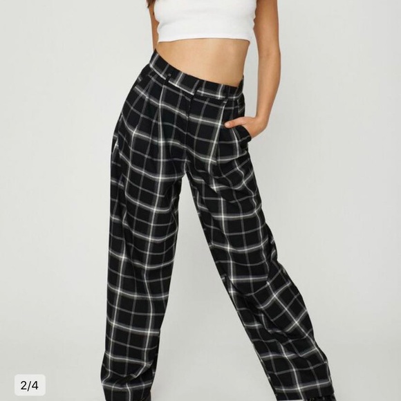 LIDIA PLEATED WIDE LEG PANT | DYNAMITE - Picture 1 of 3